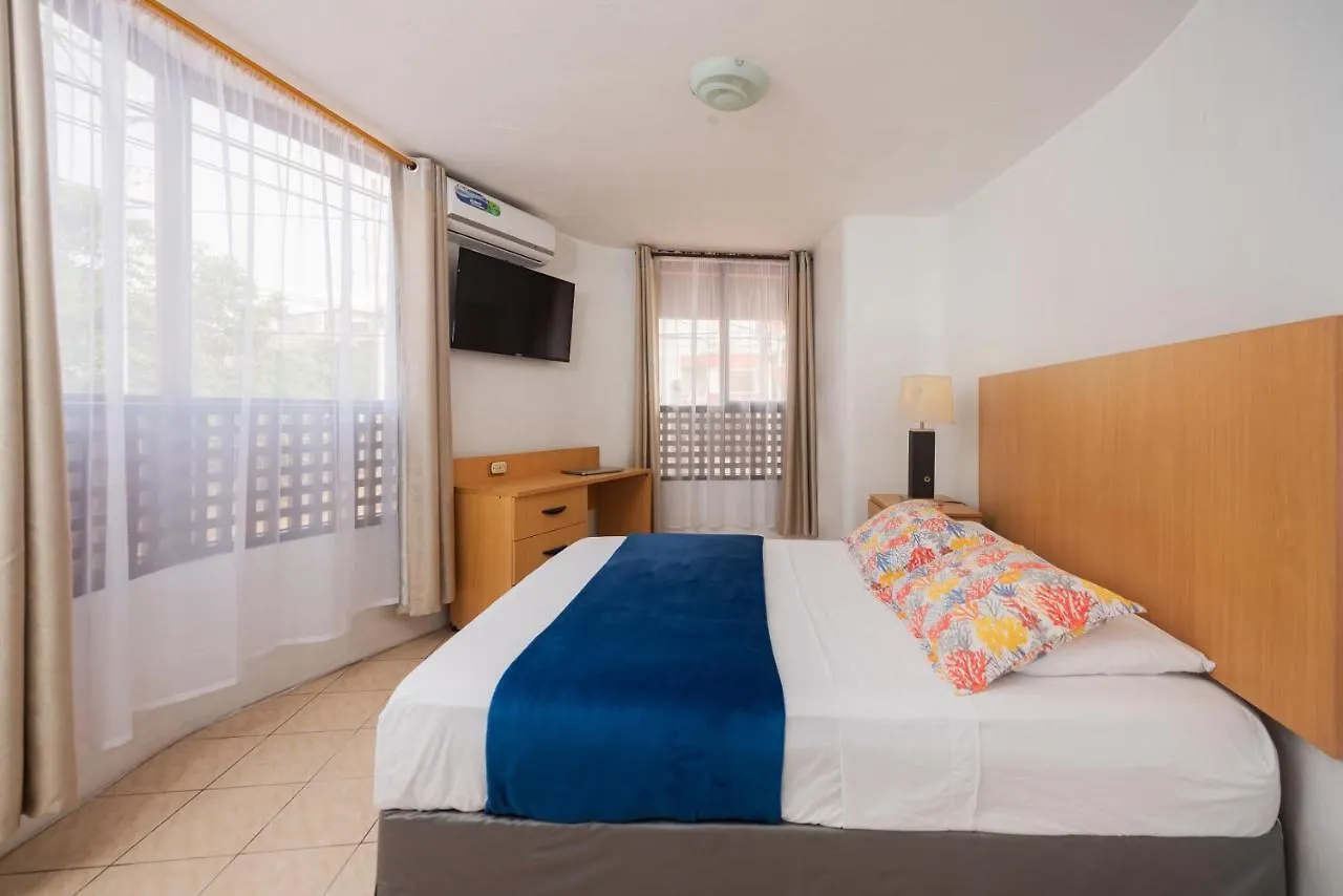 Hostal North Seymour Puerto Ayora  Hostel