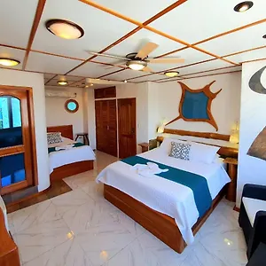 Casa Ocean Pier Puerto Ayora (Galapagos Islands)